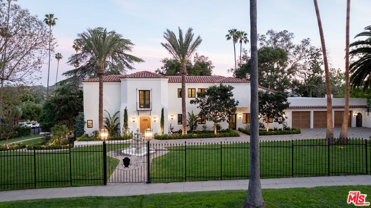 Backyard, Exterior, Facade, Spanish Mediterranean