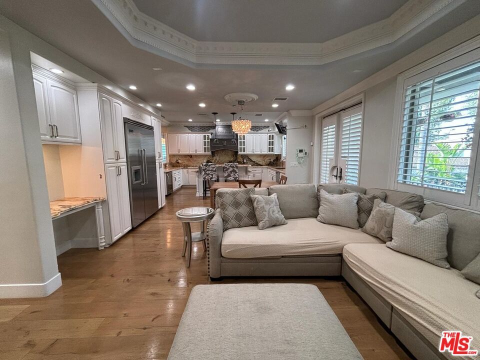 Chandelier, Interior, Kitchen, Living room, Recessed Lighting, Wood Texture Flooring