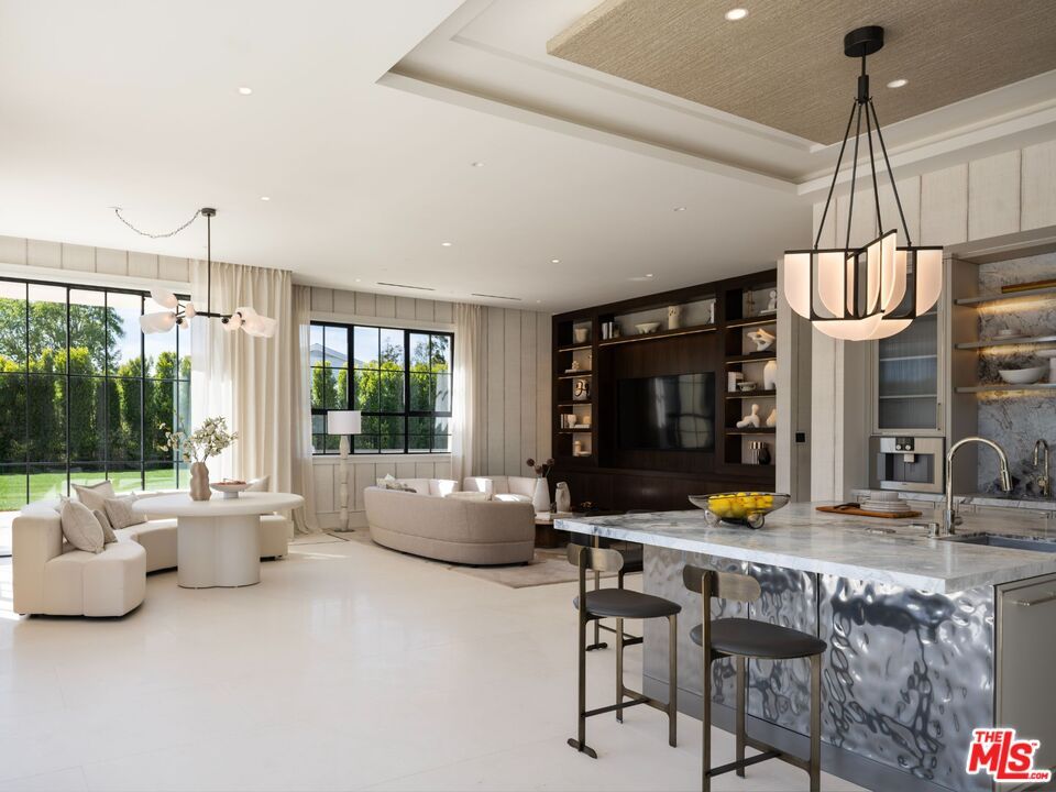 Interior, Kitchen, Living room, Pendant Lights, Recessed Lighting, Stainless Steel Appliances