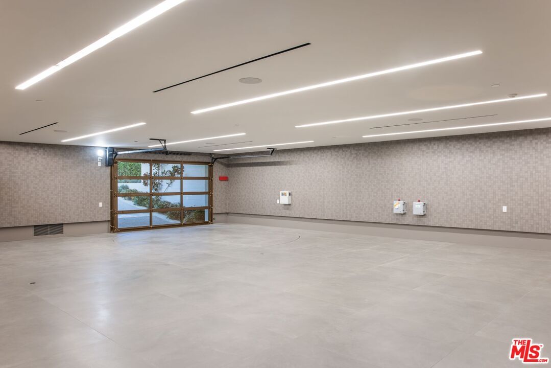 Garage, Interior, Recessed Lighting