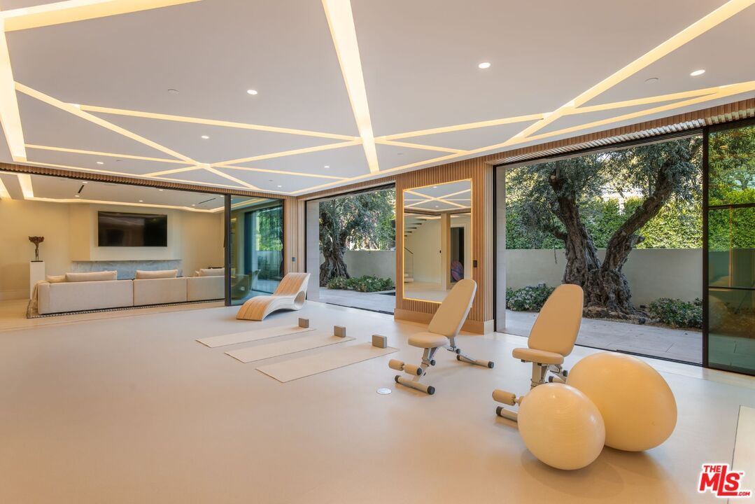 Fitness Equipment, Interior, Recessed Lighting