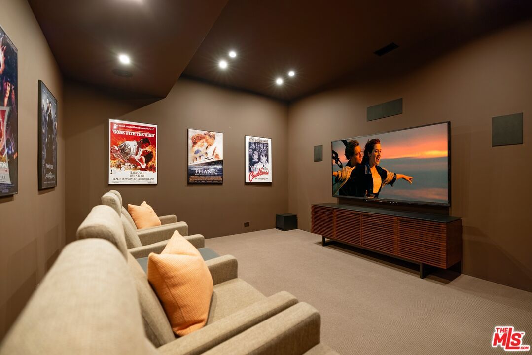 Interior, Projection Screen, Recessed Lighting, Theatre Room