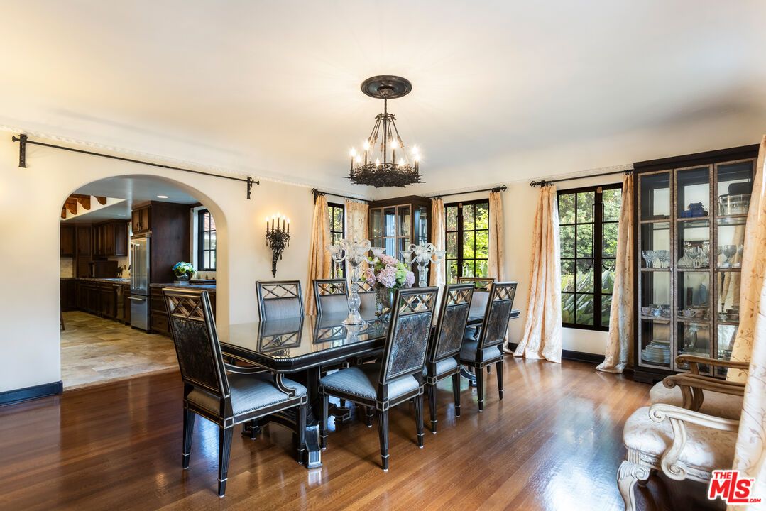 Chandelier, Dining room, Interior, Kitchen, Wood Texture Flooring