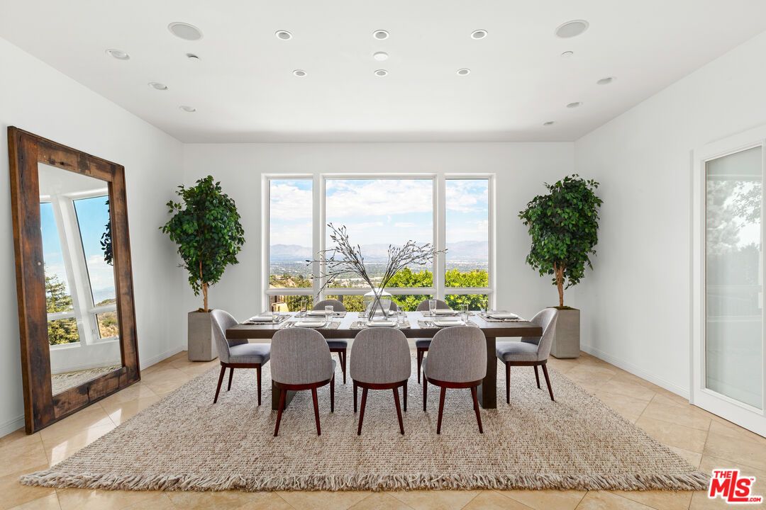 Dining room, Interior, Recessed Lighting