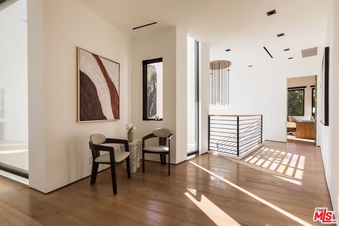 Interior, Pendant Lights, Wood Texture Flooring