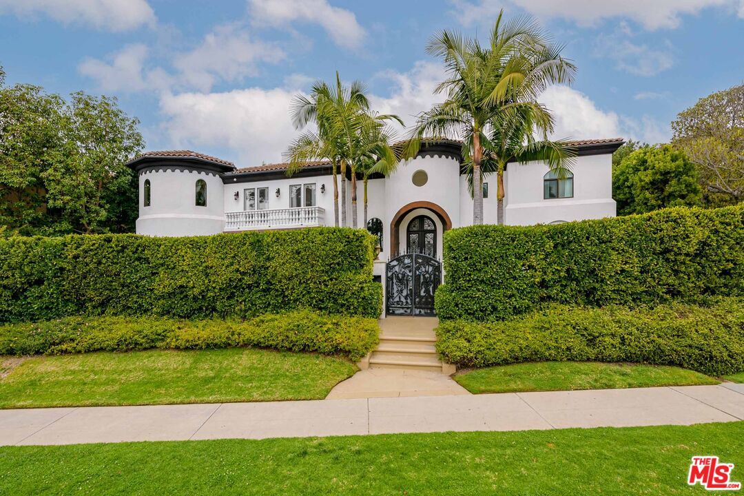 Exterior, Facade, Spanish Mediterranean