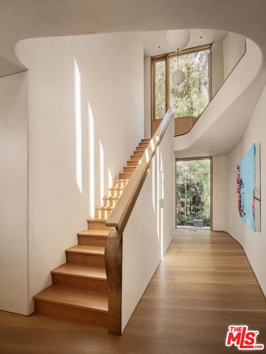 Interior, Pendant Lights, Wood Texture Flooring