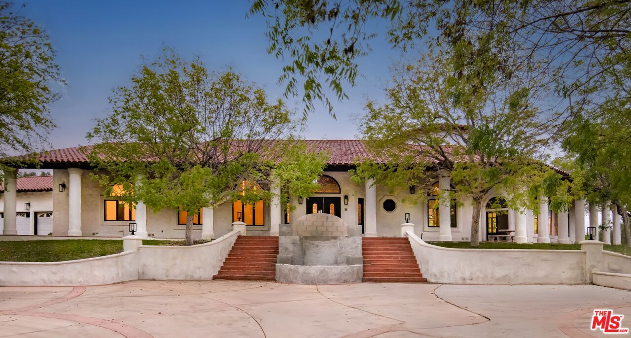 Exterior, Facade, Spanish Mediterranean