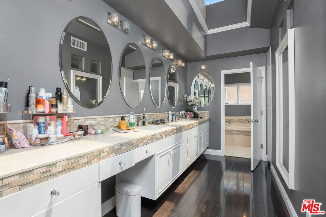 Bathroom, Dual Sink Vanities, Interior, Wood Texture Flooring
