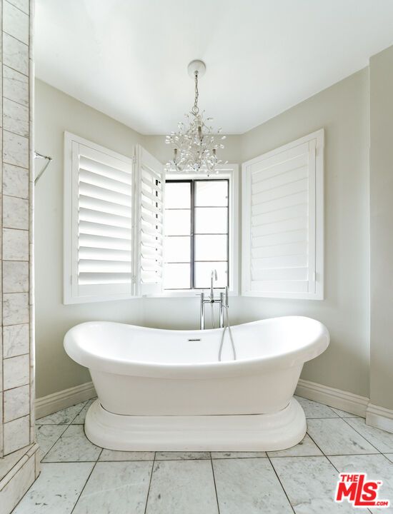 Bathroom, Chandelier, Free Standing Baths, Interior