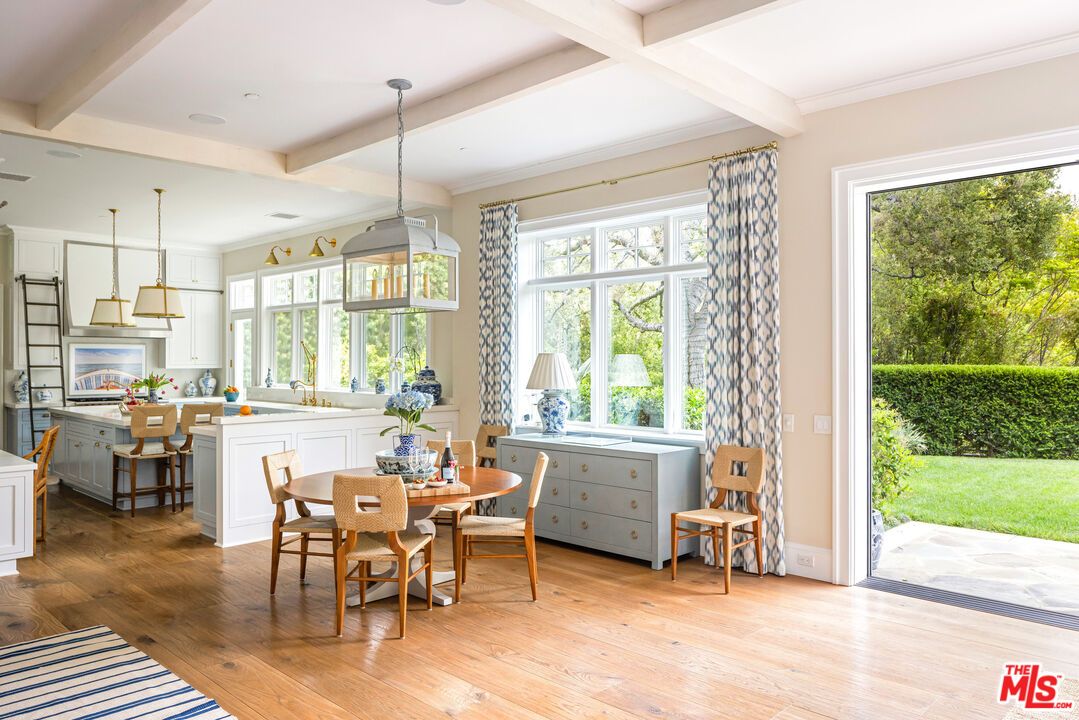 Dining room, Interior, Kitchen, Pendant Lights, Recessed Lighting, Wood Texture Flooring