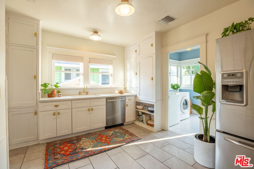 Interior, Kitchen, Stainless Steel Appliances, Washer