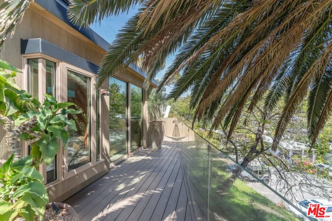 Exterior, Wood Texture Flooring