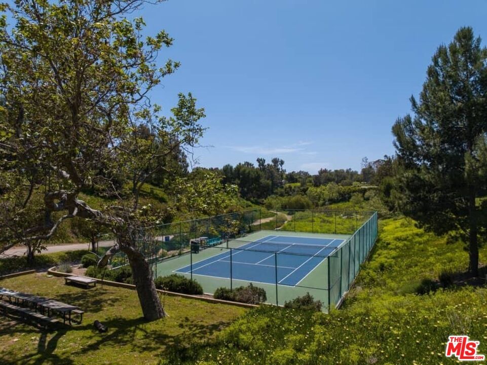 Exterior, Tennis Courts