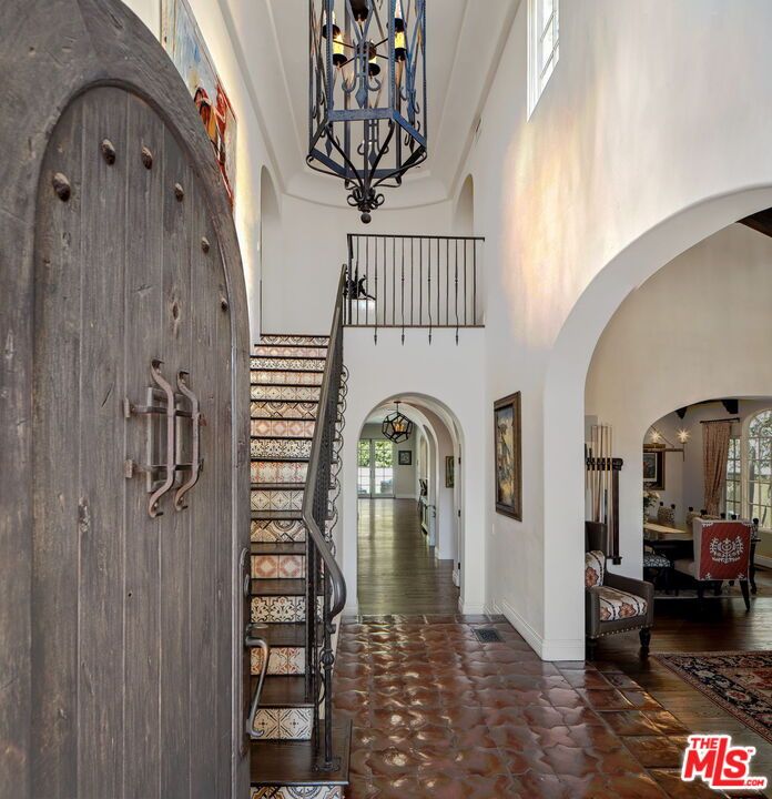 Chandelier, Interior, Pendant Lights