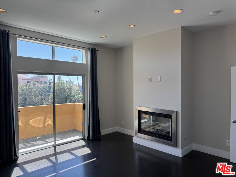 Empty room, Fireplace, Interior, Recessed Lighting