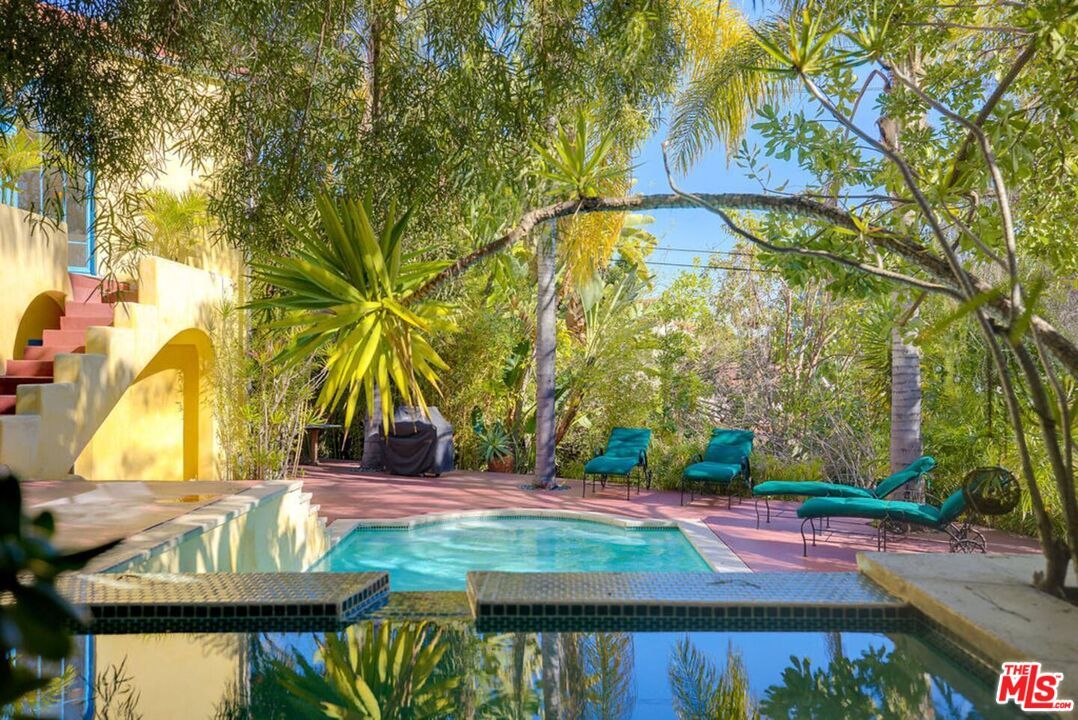 Exterior, Pool