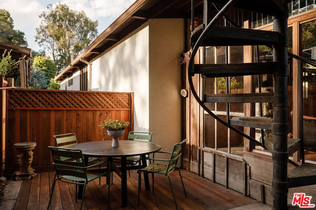 Exterior, Wood Texture Flooring