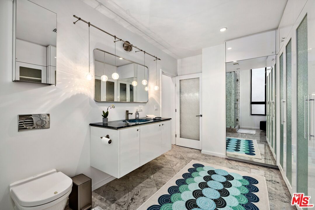 Bathroom, Glass Shower, Interior, Pendant Lights, Recessed Lighting