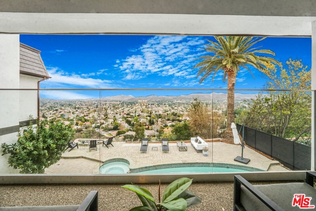 Exterior, Pool, Other