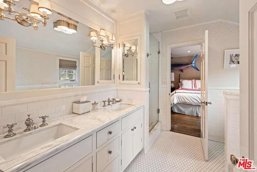 Bathroom, Bedroom, Dual Sink Vanities, Interior, Recessed Lighting