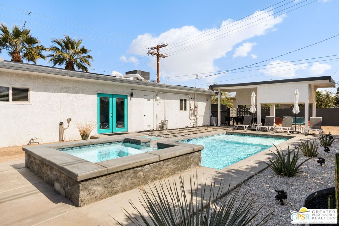 Exterior, Pool