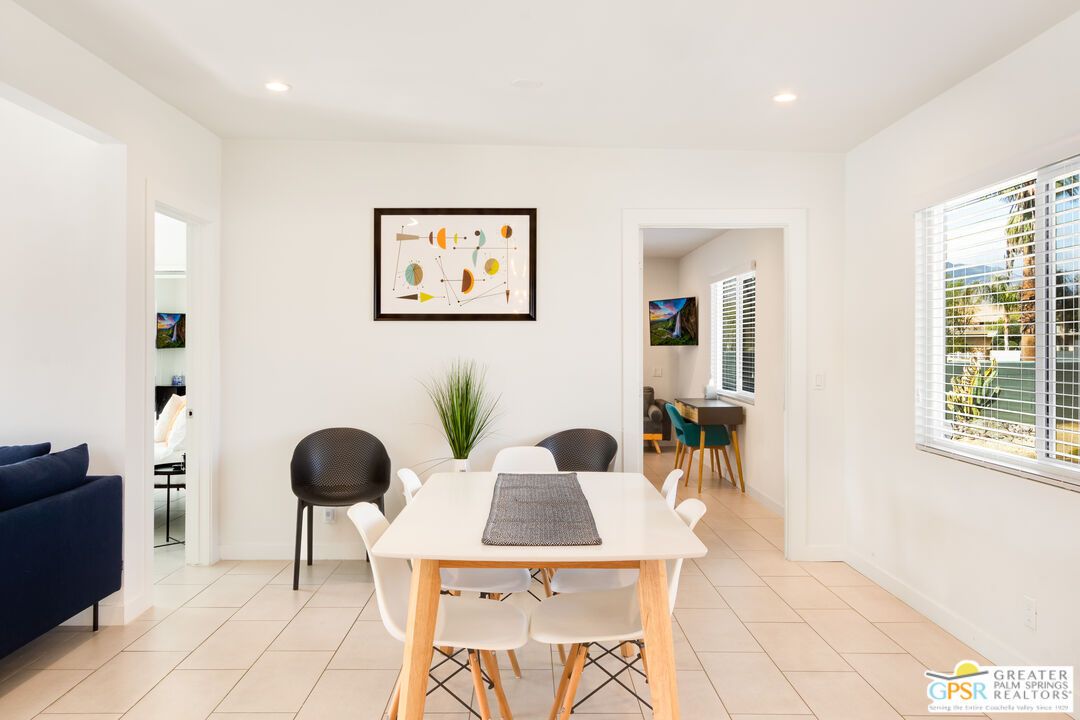 Dining room, Interior, Recessed Lighting