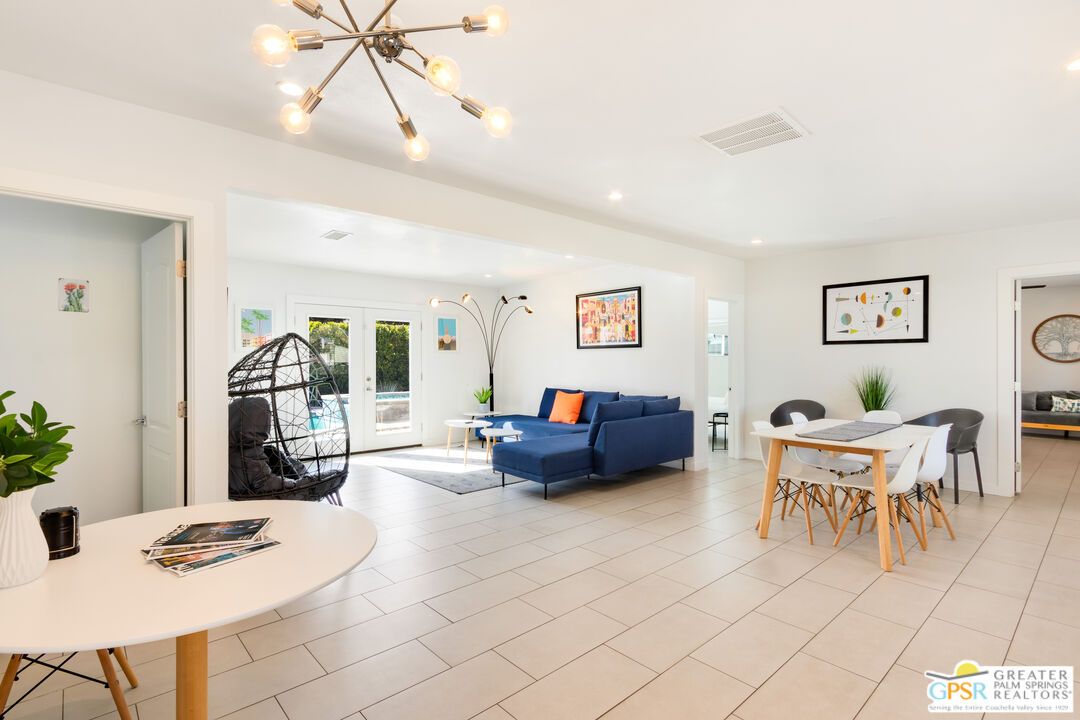 Dining room, Interior, Living room, Pendant Lights, Recessed Lighting
