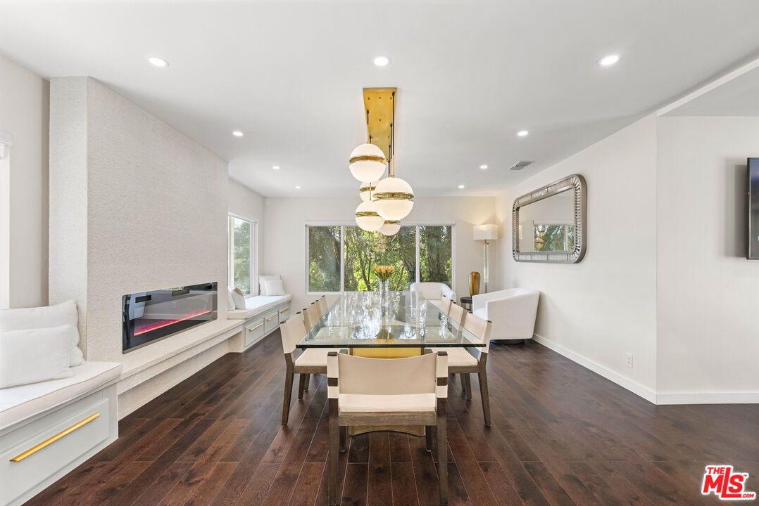 Dining room, Interior, Pendant Lights, Recessed Lighting, Wood Texture Flooring