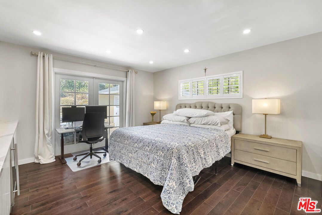 Bedroom, Home Office, Interior, Recessed Lighting, Wood Texture Flooring