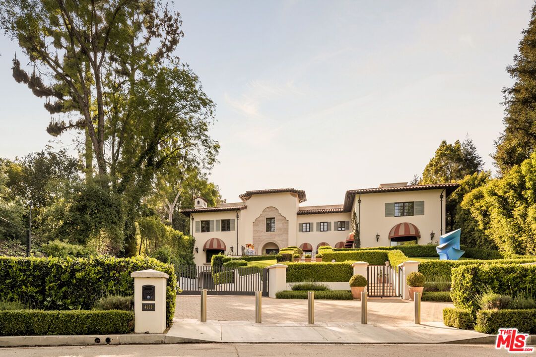 Backyard, Exterior, Facade, Mediterranean