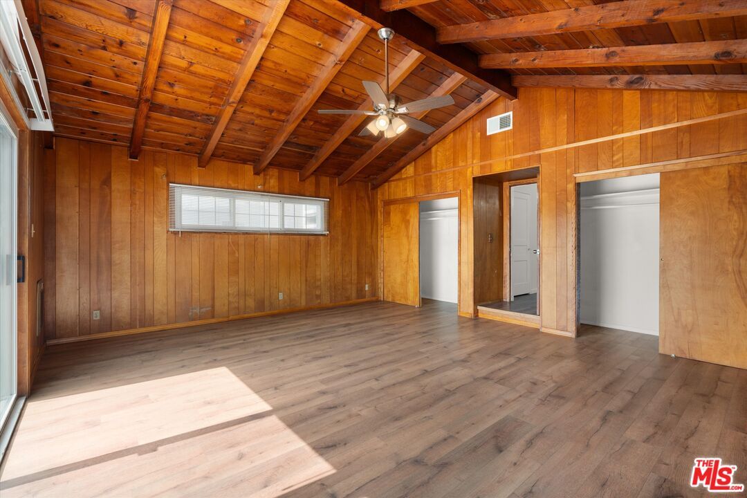 Empty room, Interior, Wooden Beams, Wooden Ceilings, Wood Texture Flooring, Wooden Walls