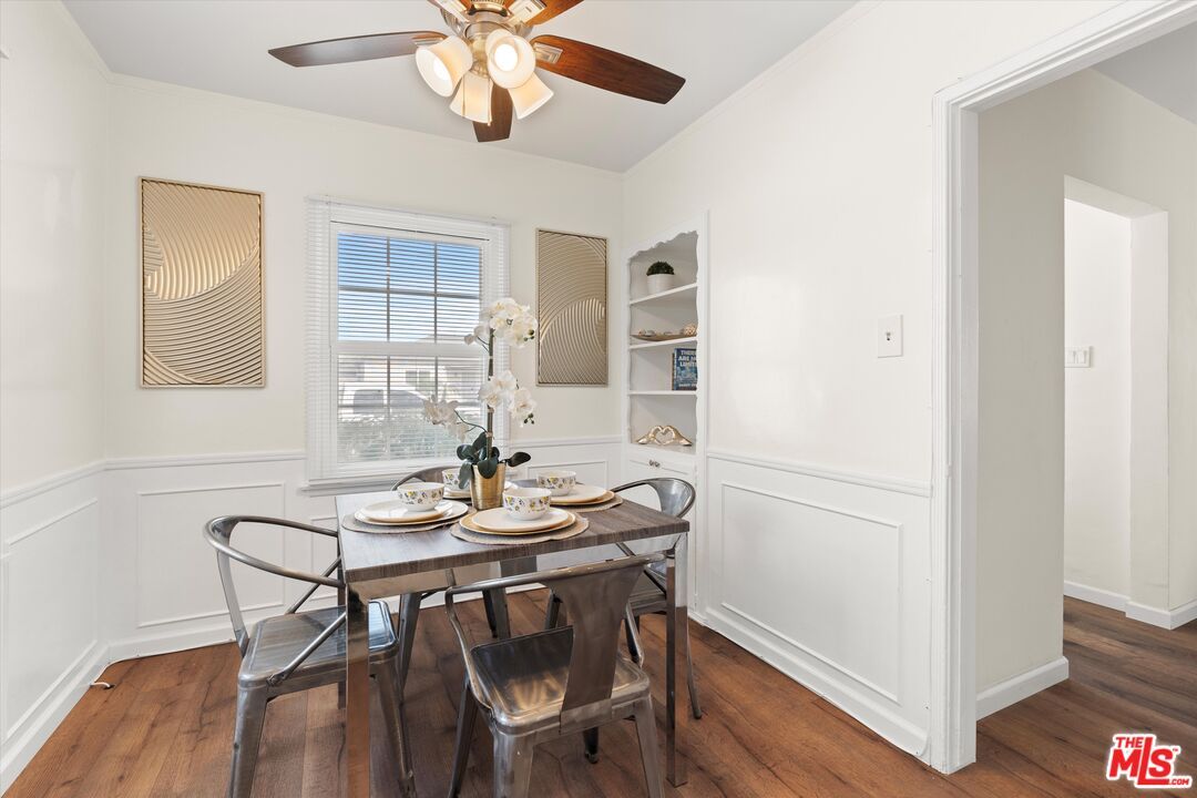Dining room, Interior, Wood Texture Flooring