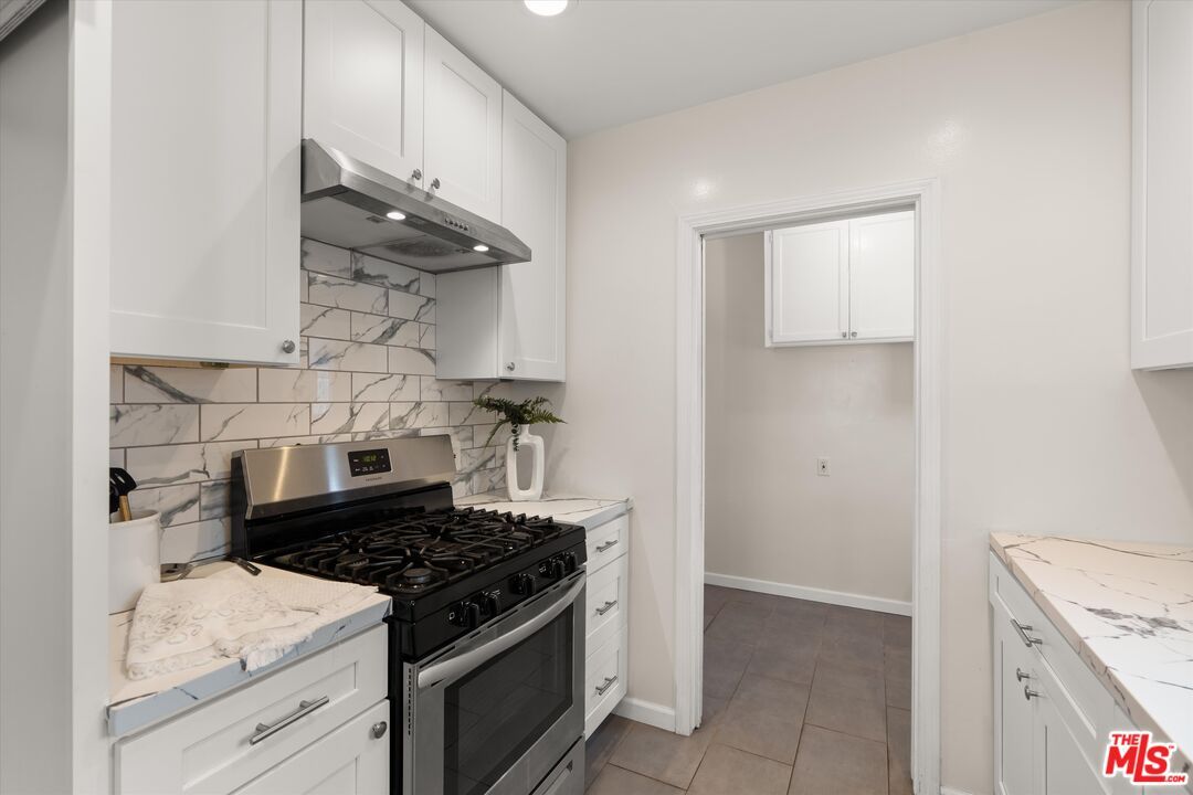 Interior, Kitchen, Marble Walls, Recessed Lighting
