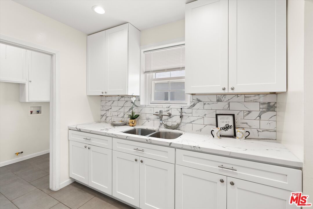 Interior, Kitchen, Marble Walls, Recessed Lighting