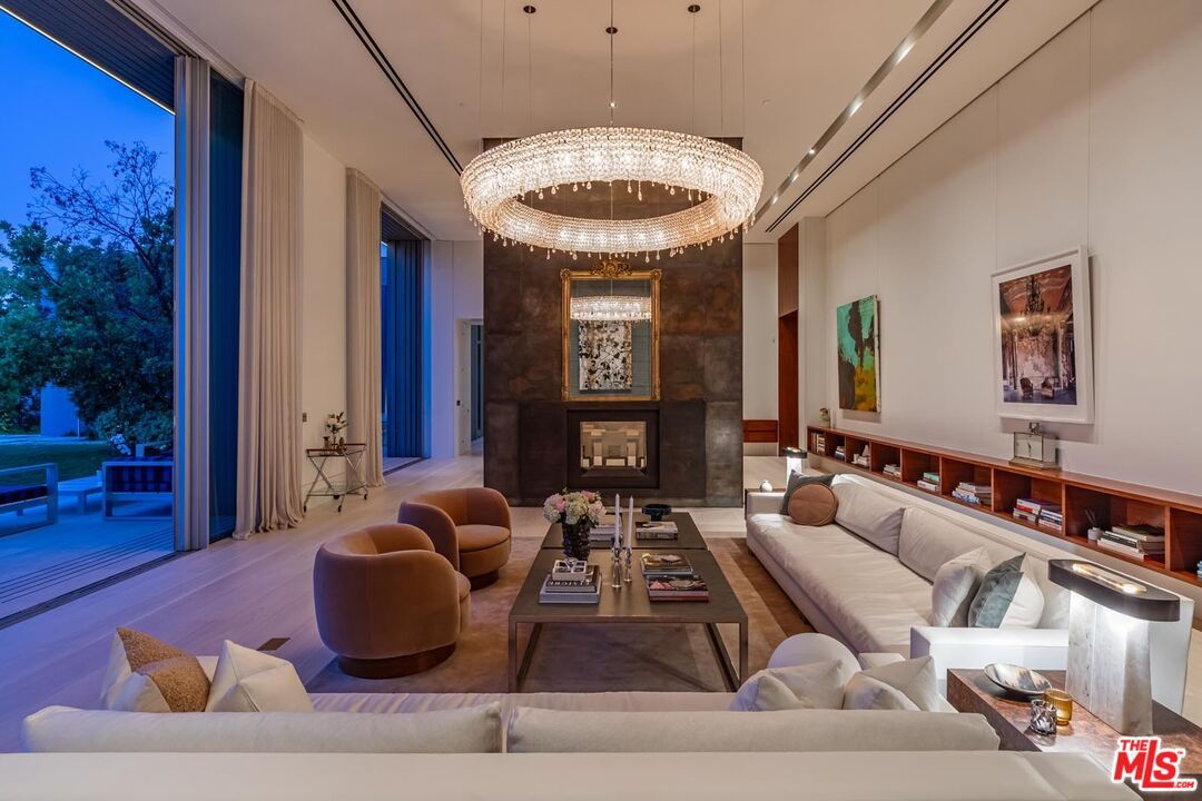 Chandelier, Fireplace, Interior, Living room