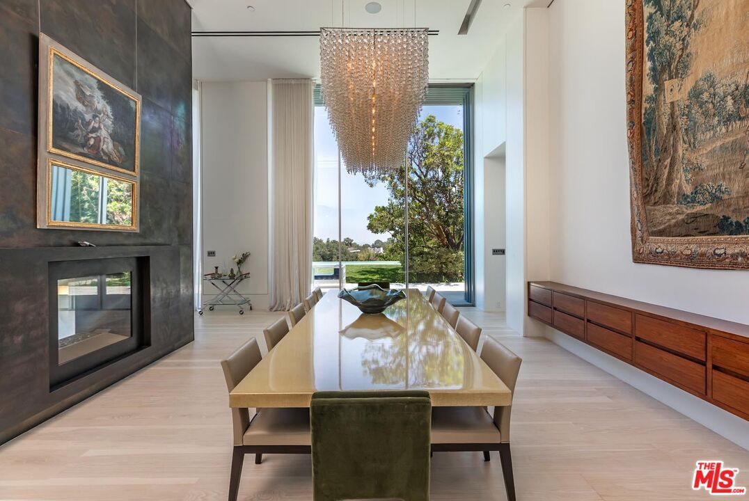 Chandelier, Dining room, Fireplace, Interior, Recessed Lighting, Wood Texture Flooring