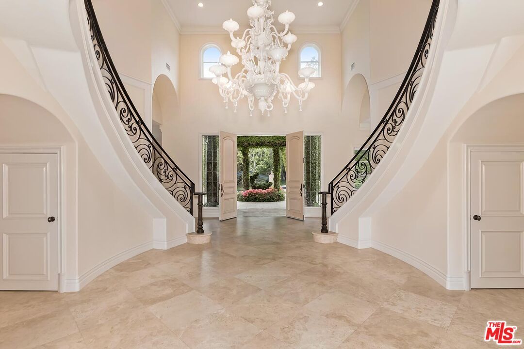 Chandelier, Interior, Recessed Lighting