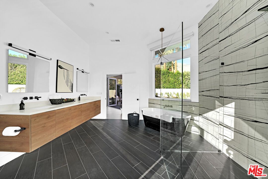 Bathroom, Dual Sink Vanities, Free Standing Baths, Interior, Pendant Lights, Recessed Lighting
