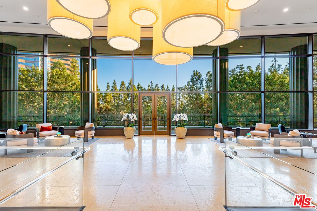 Interior, Living room, Pendant Lights, Recessed Lighting, Sun Room
