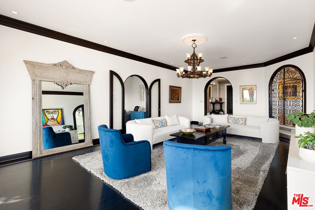 Chandelier, Interior, Living room, Recessed Lighting, Wood Texture Flooring