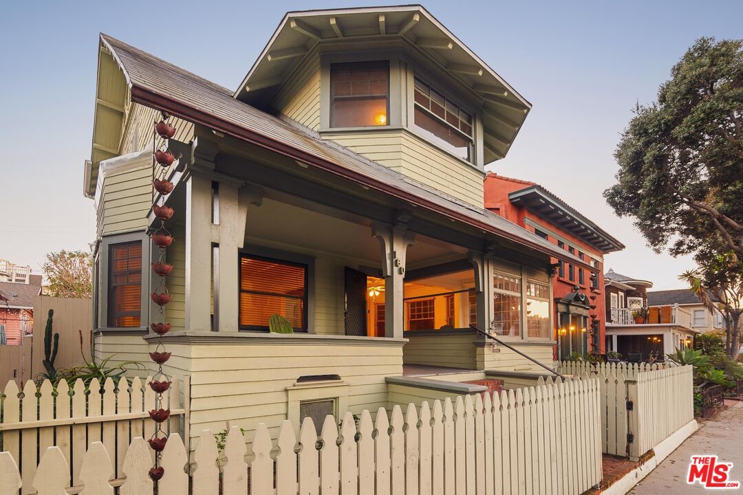 Exterior, Facade, Queen Anne Victorian