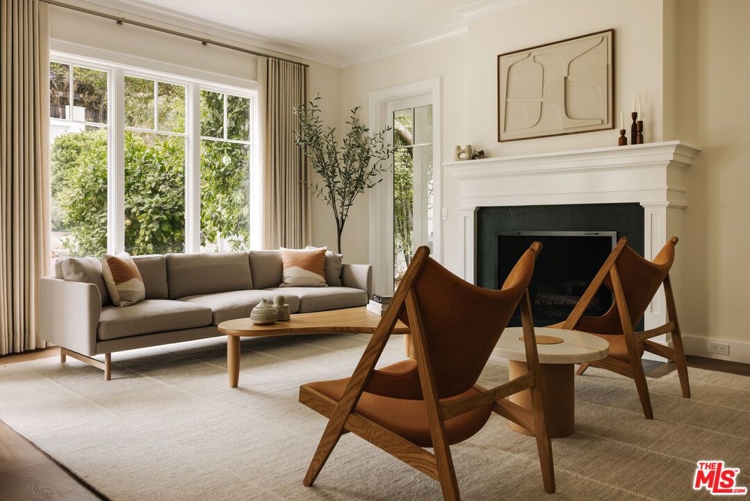 Fireplace, Interior, Living room