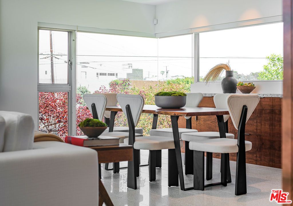 Dining room, Interior