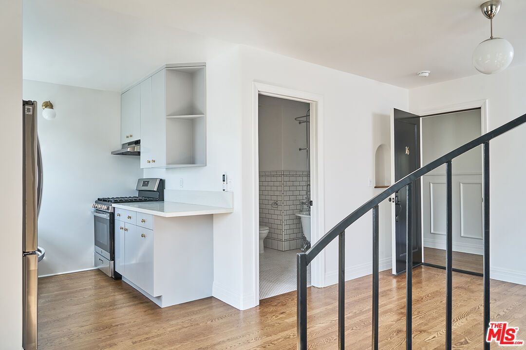Interior, Kitchen, Pendant Lights, Wood Texture Flooring