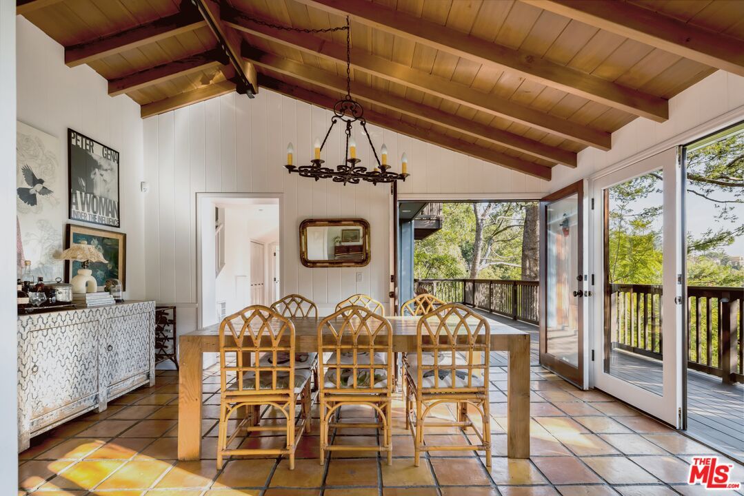 Dining room, Interior, Pendant Lights, Wooden Beams, Wooden Ceilings