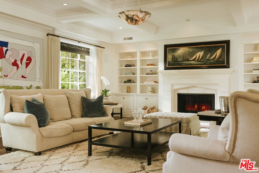 Fireplace, Interior, Living room, Pendant Lights, Recessed Lighting, Wood Texture Flooring