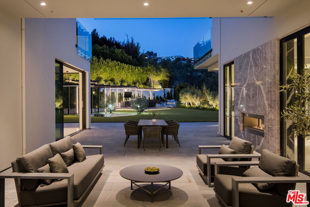 Exterior, Fireplace