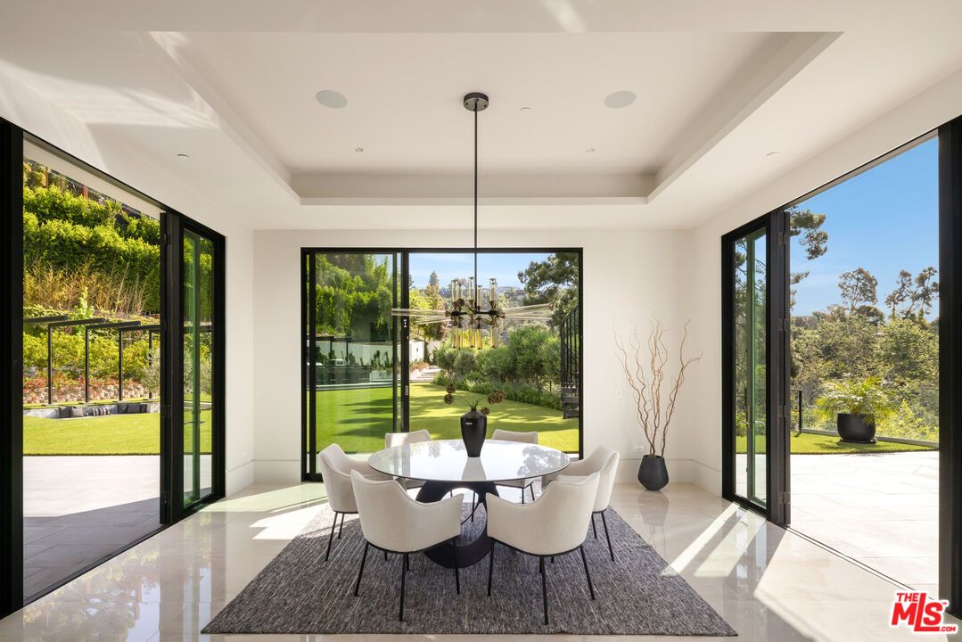 Dining room, Interior, Pendant Lights, Recessed Lighting