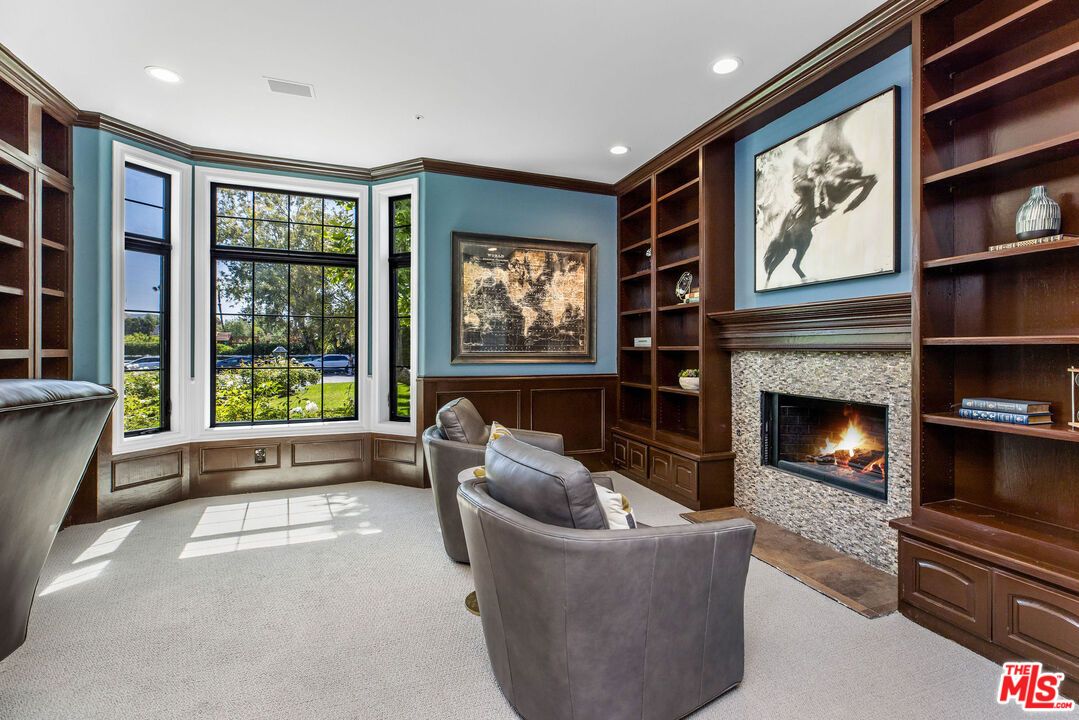 Fireplace, Interior, Recessed Lighting